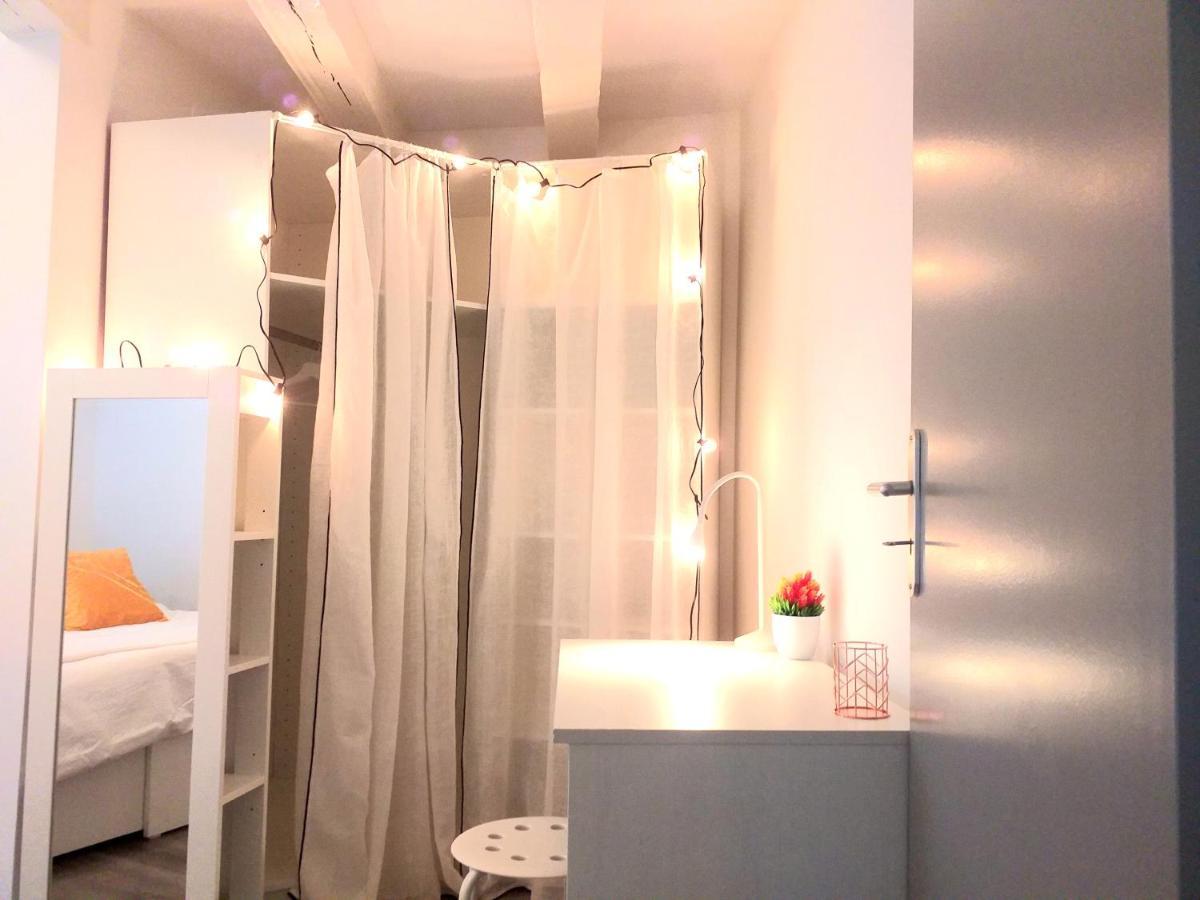 A La Grosse Armee - Dans Hotel Particulier, Hypercentre Avec Garage, Au Calme Бурж Экстерьер фото
