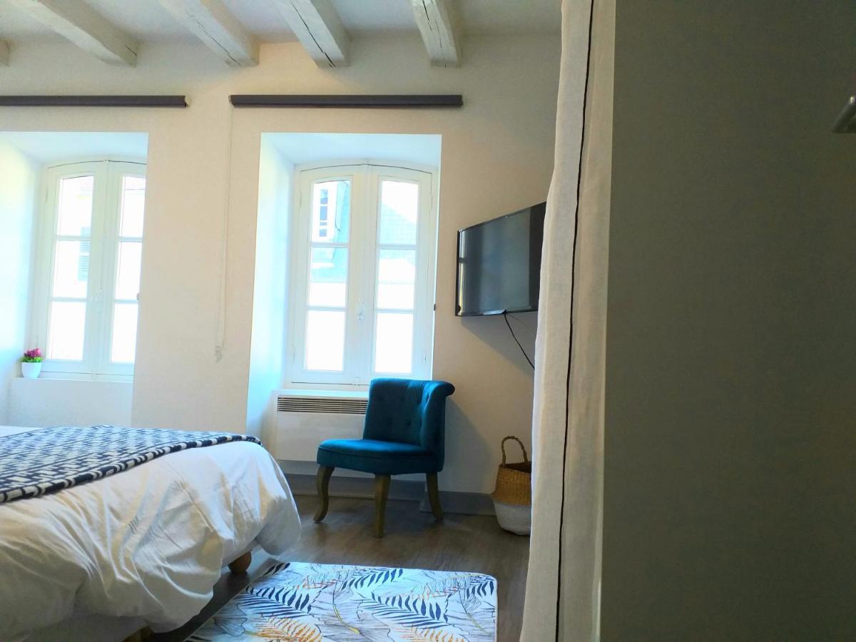 A La Grosse Armee - Dans Hotel Particulier, Hypercentre Avec Garage, Au Calme Бурж Экстерьер фото